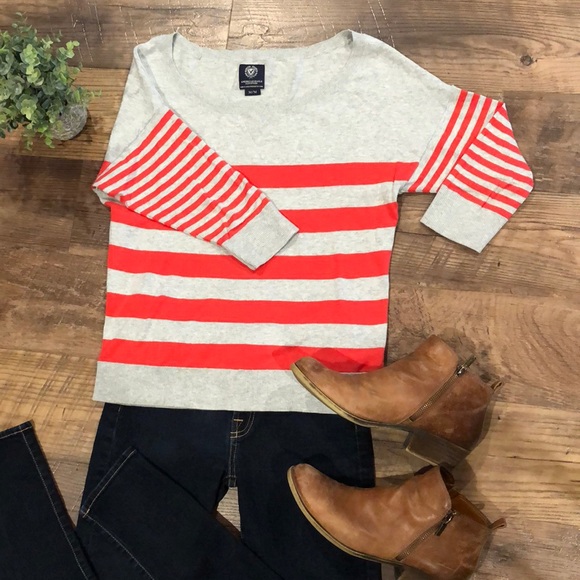 American Eagle Outfitters Sweaters - 3/4 sleeve red stripe American Eagle sweater. sz M